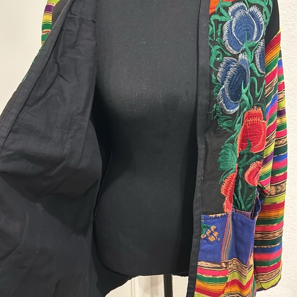 Vintage Guatemala floral embroidered blouse jacket - Picture 5 of 7